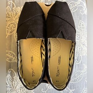 Toms Black Canvas Women's Slip-On Flats